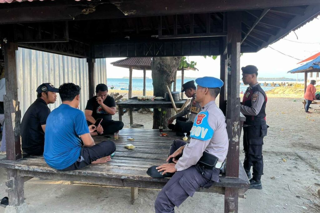 Polsek Sekotong Intensifkan Patroli Dialogis di Dusun Jerenjeng untuk Jaga Kamtibmas