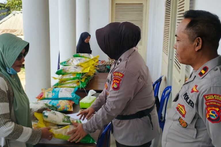 Stabilkan Harga, Polres Lombok Barat Hadirkan Pangan Murah di Labuapi