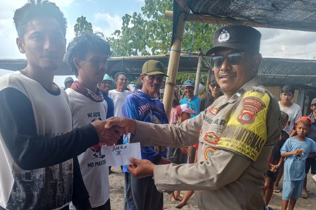 Lomba Perahu Layar di Desa Lembar Selatan, Promosi Wisata dan Silaturahmi Warga