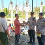 Aksi Nyata Polri: Polsek Sekotong Salurkan Bantuan Sosial di Desa Kedaro Lombok Barat