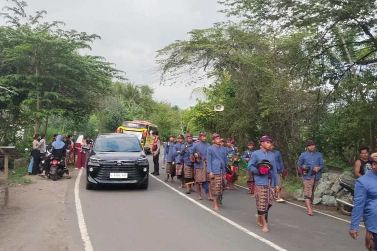 Kapolsek Sekotong Tegaskan Komitmen Lindungi Tradisi Lokal