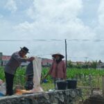 Dukung Program Pusat, Bhabinkamtibmas Labuapi Edukasi Warga Soal Ketahanan Pangan