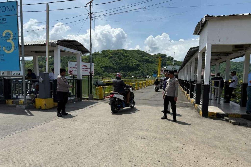 Aparat Sisir Kapal Ferry, Pastikan Penyeberangan Lembar Aman dari Gangguan