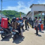Antisipasi Kerawanan Nataru: Polsek Lembar Cek Dokumen Kendaraan Kapal