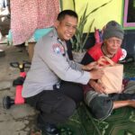 Sat Binmas Polres Lobar Bagikan Paket Nutrisi di Lembar